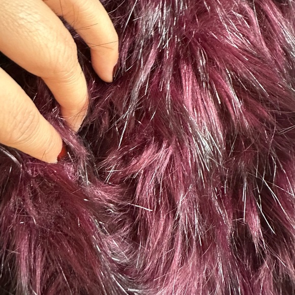 NWOT Adrienne Landau winter faux fur purple/plum vest. Size M - Picture 5 of 7
